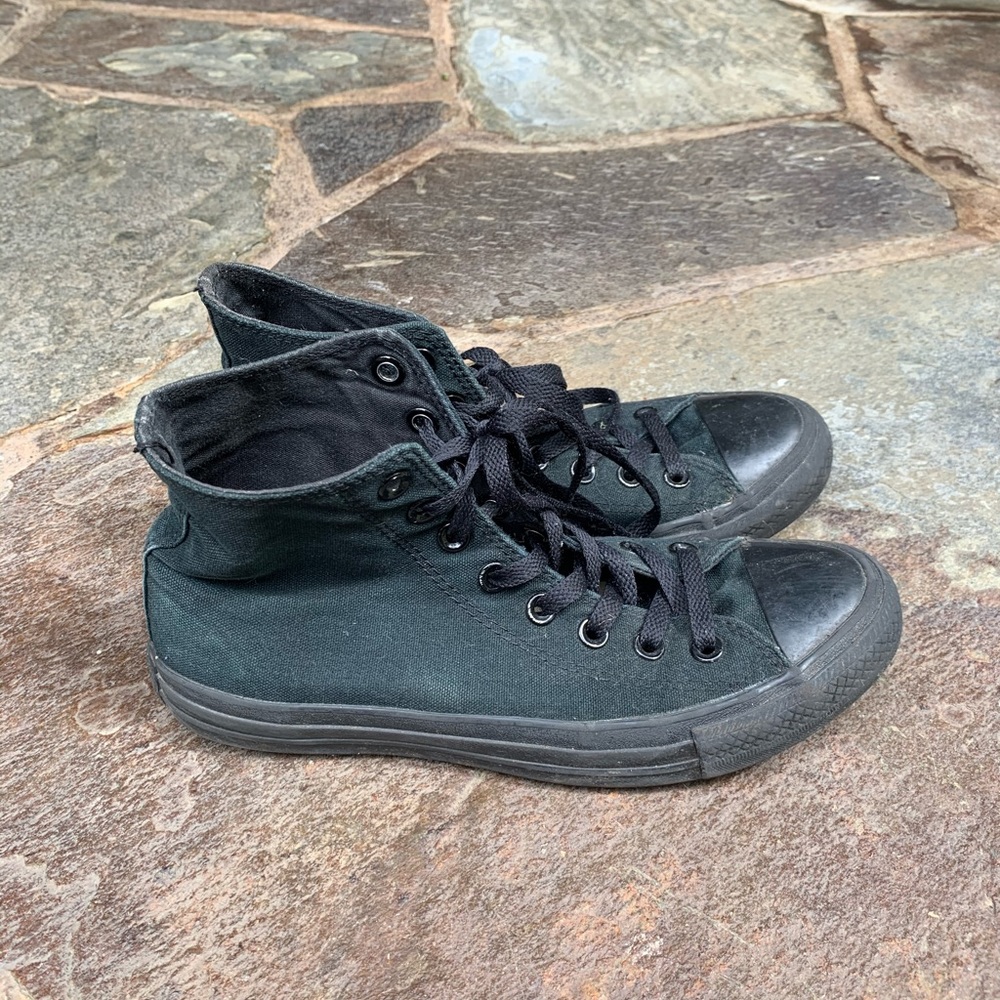 All Black Hightop Converse!